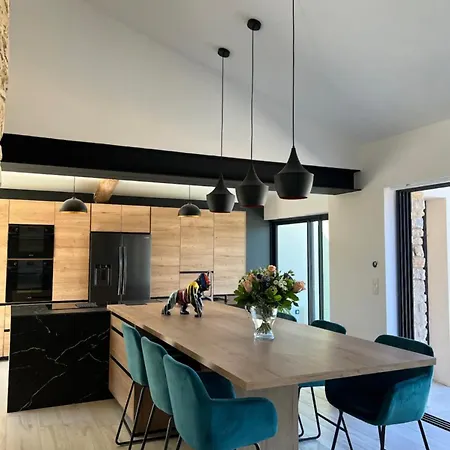 Maison *